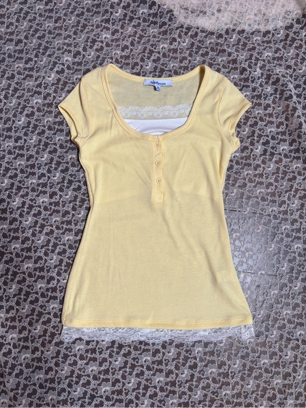 Yellow Lace-Trim Henley Tee with Scoop Neck - Women